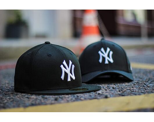 New Era 59FIFTY MLB Basic New York Yankees Fitted Black / White Log Cap