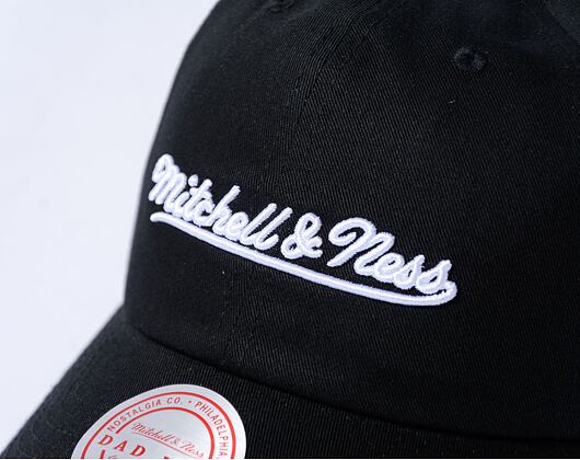 Kšiltovka Mitchell & Ness Branded Essential Strapback Black