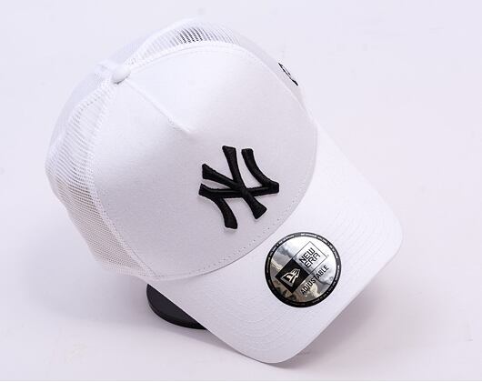 New Era 9FORTY A-Frame Trucker Essential New York Yankees Snapback Optic White Cap