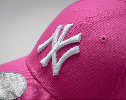 New Era League Basic New York Yankees Pink 9FORTY Child Strapback Kids Cap