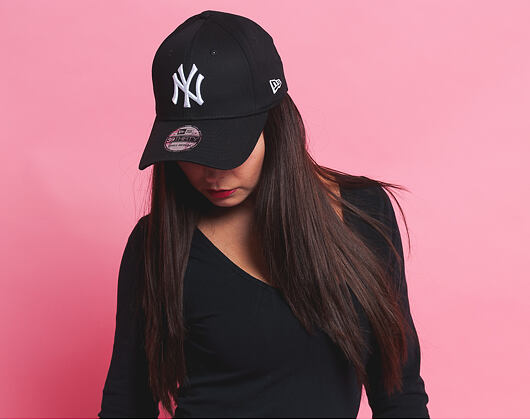 New Era League Basic New York Yankees Black/White 39THIRTY Stretchfit Cap