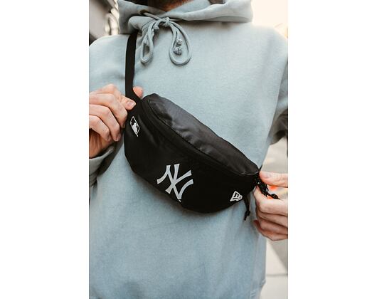 New Era Mini Waist Bag New York Yankees Black / Optic White Waistbag