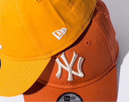 New Era 9FORTY Kids MLB League Essential New York Yankees Redwood / Oat Milk Cap