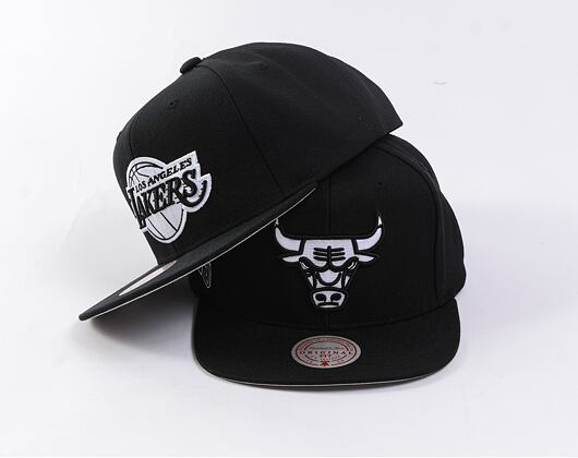 Kšiltovka Mitchell & Ness - Evergreen Black/White Snapback - Chicago Bulls - Black