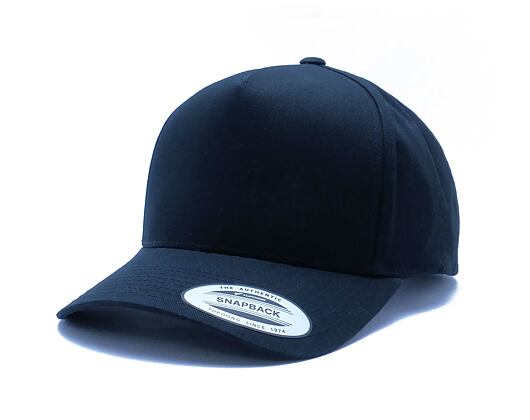 Kšiltovka Yupoong 5-Panel Curved Classic Snapback black