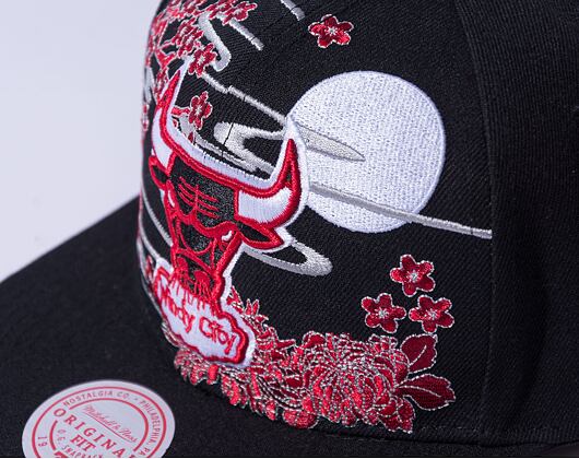 Kšiltovka Mitchell & Ness "Year of the Rabbit" Snaoback HWC CHICAGO BULLS Black