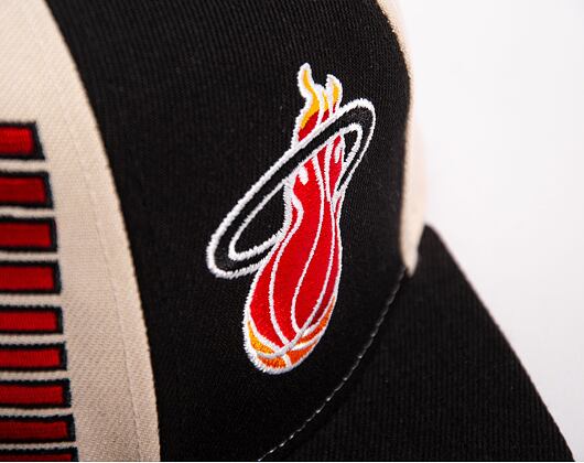 Kšiltovka Mitchell & Ness NBA Pop Panel Snapback Hwc Miami Heat Off White / Black