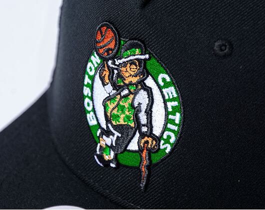 Kšiltovka NBA Monogram Trucker Boston Celtics Black