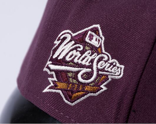 New Era 59FIFTY MLB WS Sidepatch Trail Mix New York Yankees Plum / Chrome White Cap