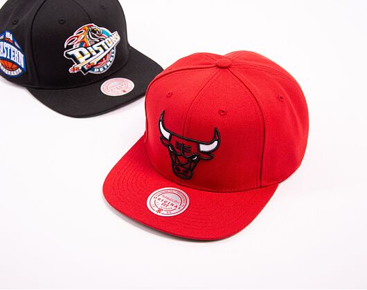 Kšiltovka Mitchell & Ness NBA Conference Patch Snapback Chicago Bulls Red