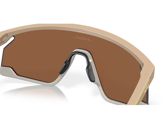 Sluneční Brýle Oakley BXTR "Patrick Mahomes" Matte Terrain Tan/Prizm Tungsten