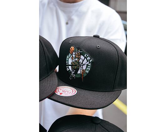 Kšiltovka NBA Shattered Snapback Boston Celtics Black