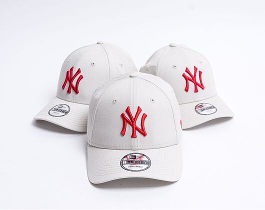 New Era 9FORTY MLB League Essential New York Yankees Strapback Stone Cap