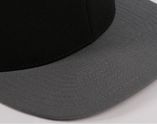 Kšiltovka Yupoong 110 Fitted Snapback Black / Grey