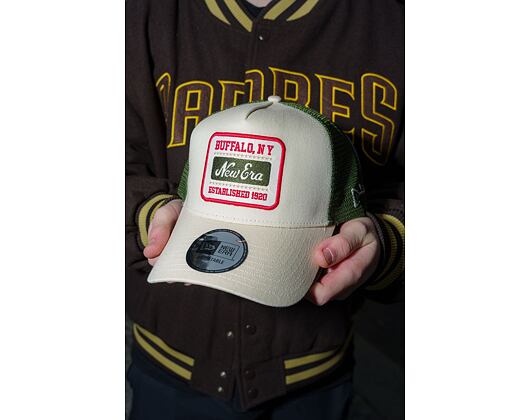 Kšiltovka New Era - Patch 9FORTY Trucker - Cream / New Olive