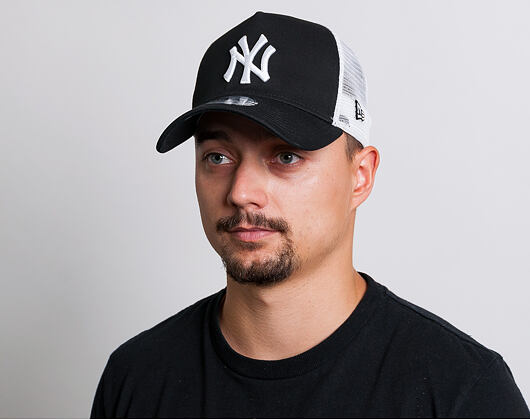 New Era Clean Trucker New York Yankees Snapback Black / White Cap