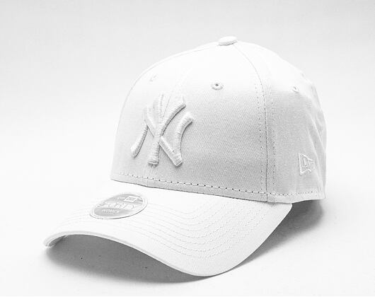 New Era 9FORTY Womens League Essential New York Yankees Strapback Optic White Womens Cap