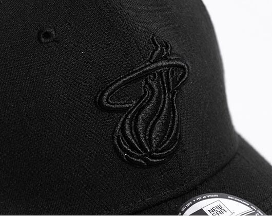 Kšiltovka New Era 39THIRTY NBA Black On Black Miami Heat