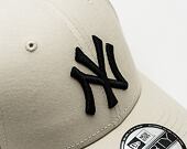 New Era 9FORTY MLB League Essential New York Yankees Strapback Stone Cap