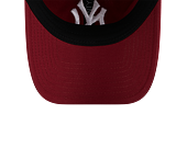 Kšiltovka New Era 9TWENTY MLB League Essential New York Yankees Cardinal / Optic White