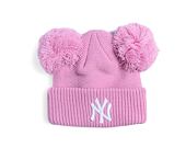 Dětský kulich New Era - Medium Knit Double Pom Beanie - NY Yankees - Pastel Pink