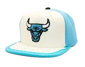 Kšiltovka Mitchell & Ness - Day One Snapback - Chicago Bulls - WHITE/LIGHT BLUE