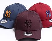New Era 9FORTY MLB League Essential Snapback New York Yankees Maroon Cap