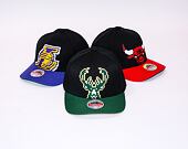 Mitchell & Ness 8 Bit XL Classic Red Milwaukee Bucks Black Cap