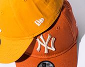 New Era 9FORTY Kids MLB League Essential New York Yankees Redwood / Oat Milk Cap