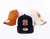 Kšiltovka New Era 9FORTY A-Frame Trucker MLB Boucle New York Yankees Navy / Caramel Brown / Stone