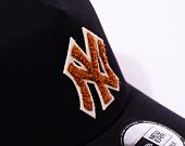 Kšiltovka New Era 9FORTY A-Frame Trucker MLB Boucle New York Yankees Navy / Caramel Brown / Stone