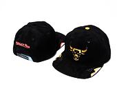 Kšiltovka Mitchell & Ness Day 6 Snapback Chicago Bulls Black-Gold