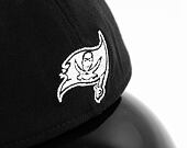 New Era 39THIRTY NFL22 Sideline Tampa Bay Buccaneers Black / White Cap